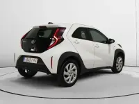 Usado Toyota Aygo X Play 72 CV (52 kW) 2024 Blanco SUV