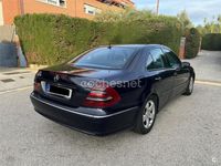 Usado Mercedes E270 Avantgarde 170 CV (125 kW) 2002 Negro Berlina
