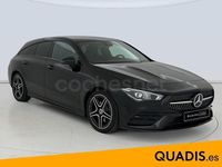 Usado Mercedes CLA200 Shooting Brake 150 CV (110 kW) 2022 Negro Familiar