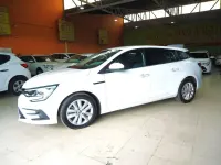 Usado Renault Mégane GrandTour Equilibre 116 CV (85 kW) 2023 Blanco Familiar