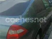 Usado Renault Mégane Dynamique 100 CV (73 kW) 2004 Verde Berlina