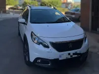 Usado Peugeot 2008 Signature Sky 100 CV (73 kW) 2019 Blanco SUV