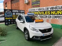 Używany Peugeot 2008 Allure 130 KM (95 kW) 2020 Biały SUV