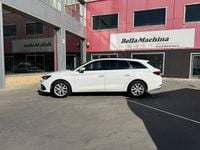 Usado Seat Leon Style 115 CV (84 kW) 2021 Blanco Familiar