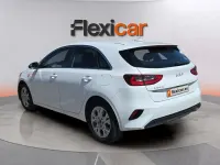 Usado Kia Ceed 136 CV (100 kW) 2023 Blanco Utilitario