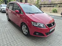 Usado Seat Alhambra I-Tech 177 CV (130 kW) 2015 Granate Monovolumen