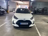 Usado Toyota Yaris Active 116 CV (85 kW) 2025 Blanco Utilitario