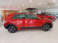 Usado Kia Niro 129 HP (94 kW) 2025 Vermelho SUV