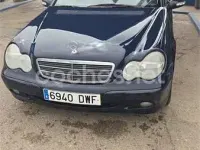 Usado Mercedes C200 Avantgarde 116 CV (85 kW) 2001 Azul Familiar