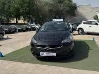 Usado Opel Corsa Selective 95 CV (69 kW) 2016 Negro Utilitario