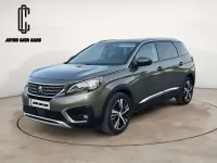 Usado Peugeot 5008 Allure 120 CV (88 kW) 2017 Gris / plata SUV