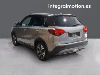 Usado Suzuki Vitara GLX 129 CV (94 kW) 2023 Gris / plata SUV