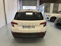 Usado Skoda Karoq Ambition 150 CV (110 kW) 2020 Blanco SUV