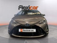 Usado Toyota Yaris Hybrid Active 100 CV (73 kW) 2022 Marrón Berlina