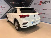Usado VW T-Roc Advance 110 CV (80 kW) 2022 Gris / plata SUV