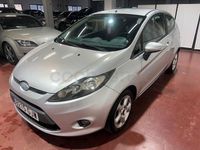 Usado Ford Fiesta Ambiente 70 CV (51 kW) 2008 Gris / plata Utilitario
