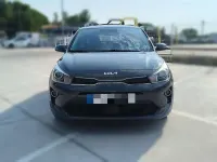 Usado Kia Rio 101 CV (74 kW) 2022 Gris Berlina