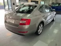 Käytetty Skoda Octavia GreenLine 110 HP (80 kW) 2016 Harmaa Viistoperä