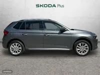 Usado Skoda Kamiq Style 110 CV (80 kW) 2023 Gris / plateado SUV