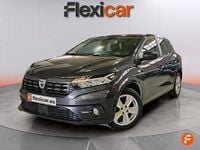 Usado Dacia Sandero Comfort 91 CV (66 kW) 2022 Gris / plata Utilitario