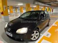 Usado VW Golf V Highline 140 CV (102 kW) 2007 Negro Berlina