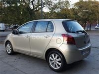 Usado Toyota Yaris Active 101 CV (74 kW) 2009 Beige Berlina