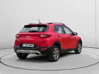 Usado Kia Stonic 100 CV (73 kW) 2024 Rojo SUV