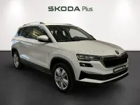 Usado Skoda Karoq Selection 150 CV (110 kW) 2025 Blanco SUV
