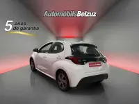 Usado Toyota Yaris Style 116 CV (85 kW) 2024 Blanco Utilitario