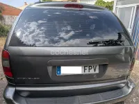 Usado Chrysler Voyager Executive 150 CV (110 kW) 2007 Gris / plata Monovolumen