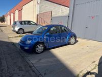 Usado VW New Beetle 100 CV (73 kW) 2002 Azul Utilitario