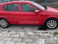 Usado Opel Astra Cosmo 100 CV (73 kW) 2007 Rojo Berlina