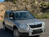 Usado Skoda Yeti Elegance 105 CV (77 kW) 2013 Beige SUV