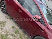 Usado Toyota Auris Hybrid Edition 136 CV (100 kW) 2018 Granate Berlina