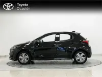 Usado Toyota Yaris Active 116 CV (85 kW) 2025 Negro Utilitario