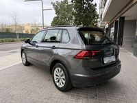 Usado VW Tiguan Edition 125 CV (91 kW) 2017 Gris / plata SUV