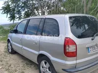 Usado Opel Zafira Elegance 100 CV (73 kW) 2004 Gris / plata Monovolumen