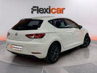 Usado Seat Leon Style 130 CV (95 kW) 2020 Blanco Berlina