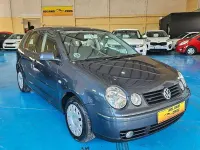 Usado VW Polo Trendline 75 CV (55 kW) 2003 Gris Utilitario