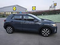Usado Kia Stonic 100 CV (73 kW) 2021 Gris / plata SUV
