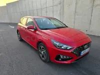 Usado Hyundai i30 116 CV (85 kW) 2022 Rojo Berlina