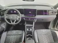Usado VW Tiguan R-line 150 CV (110 kW) 2024 Verde SUV
