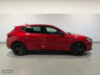 Usado Seat Leon FR 204 CV (150 kW) 2025 Rojo Berlina