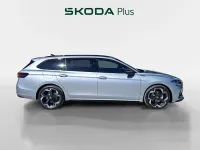 Usado Skoda Superb SportLine 150 CV (110 kW) 2026 Gris plata Familiar