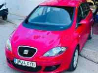 Usado Seat Altea Reference 105 CV (77 kW) 2004 Rojo Monovolumen