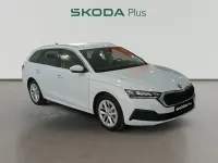 Usado Skoda Octavia G-TEC Ambition 131 CV (96 kW) 2024 Blanco Familiar