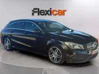 Usado Mercedes CLA200 Shooting Brake 136 CV (100 kW) 2018 Negro Familiar
