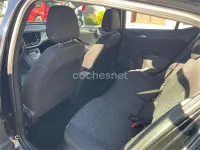 Usado Opel Astra Selective 125 CV (91 kW) 2017 Negro Berlina