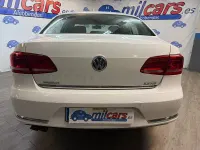 Usado VW Passat Highline 140 CV (102 kW) 2011 Blanco Berlina