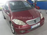 Usado Mercedes A180 Avantgarde 109 CV (80 kW) 2005 Granate Monovolumen